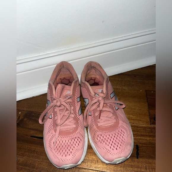 NEW BALANCE Arishi Fresh Foam Women US 8 Running Training Pink Shoes - Picture 9 of 10